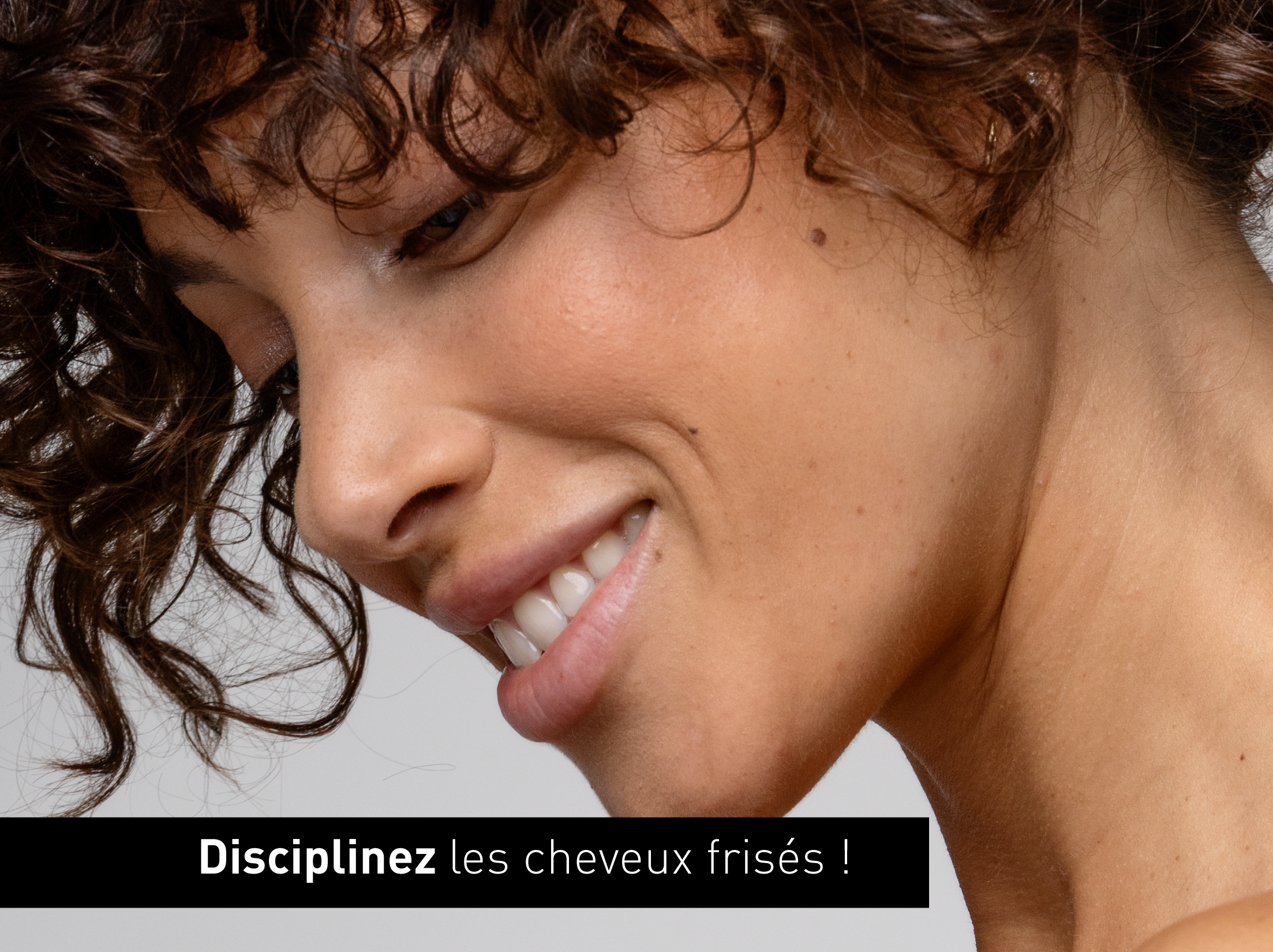 Disciplinez les cheveux frisés !
