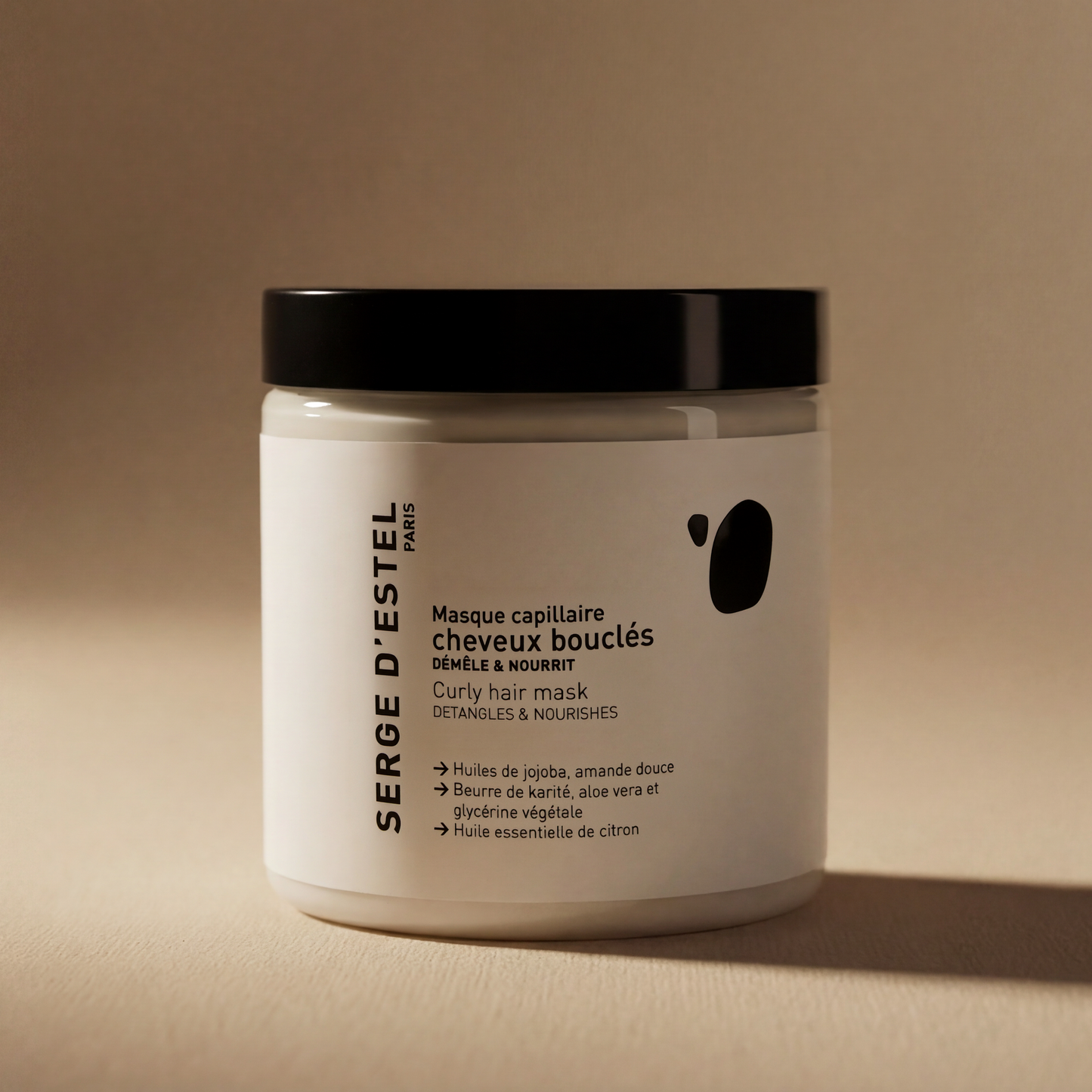 Gel de coiffage et masque cheveux bouclés
