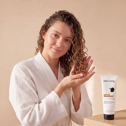 Gel de coiffage et masque cheveux bouclés