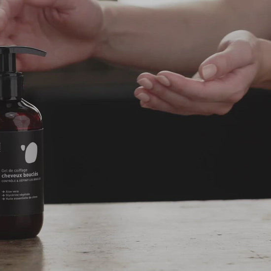 vidéo conseils utilisation gel de coiffage cheveux bouclés